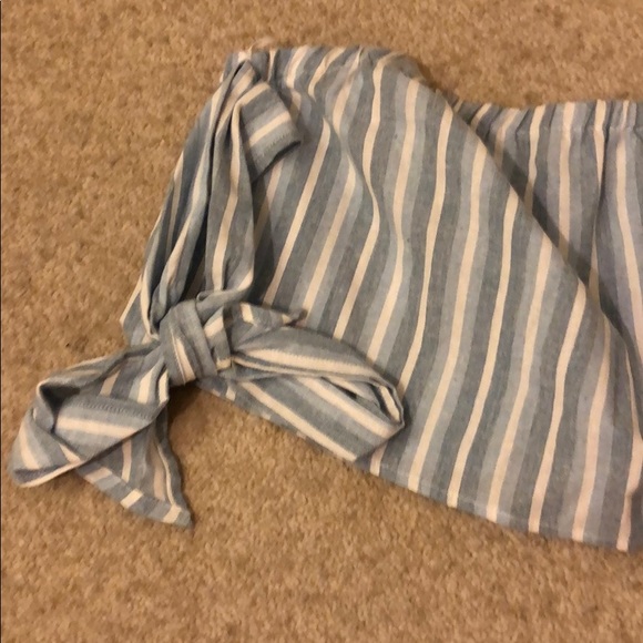 Striped blue crop top - Picture 2 of 3